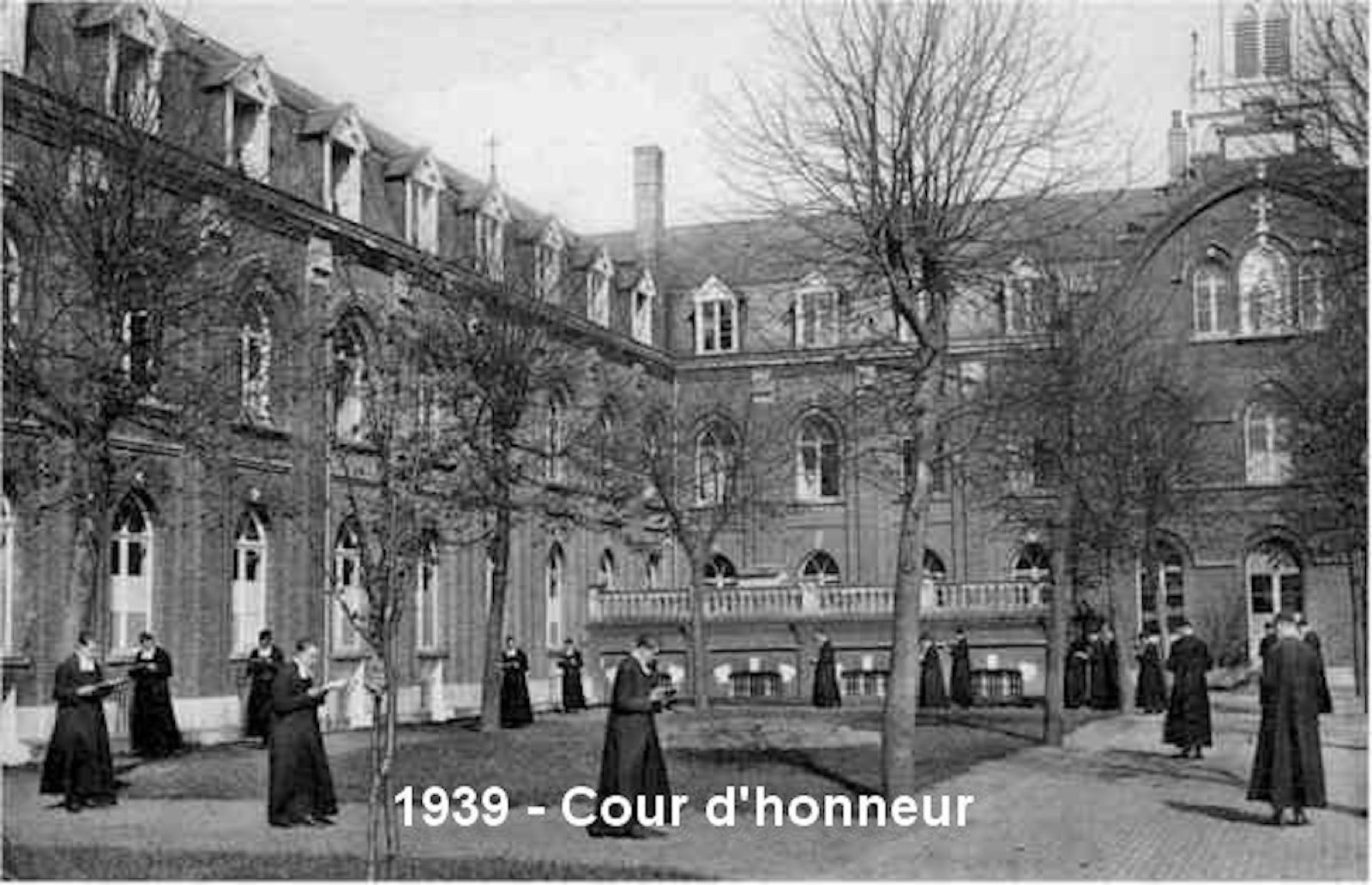 1939 - Cour d'honneur
