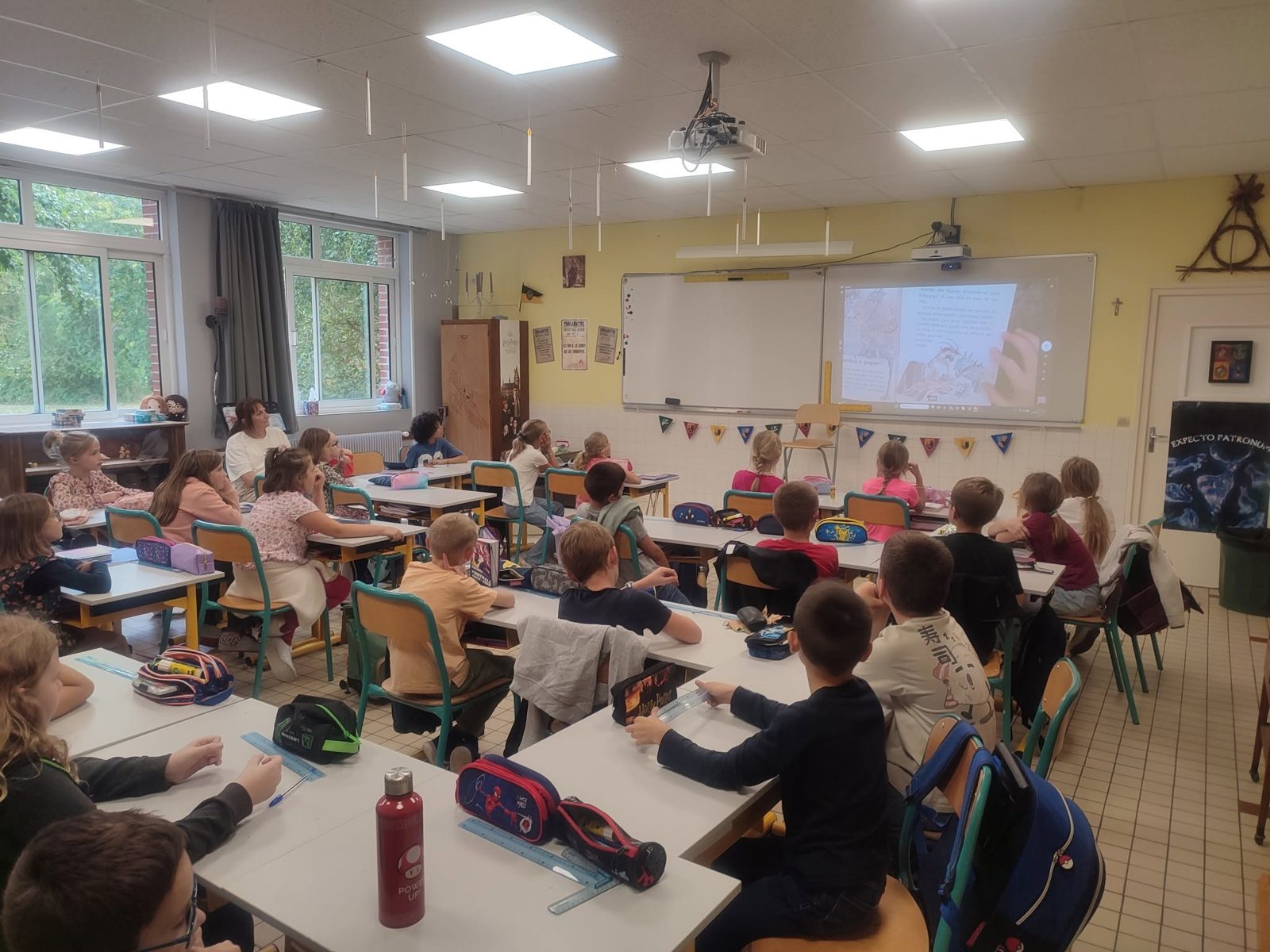 Une classe de l'école pendant un cours